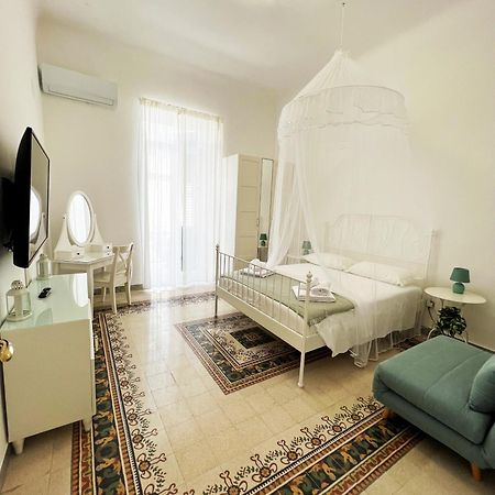 Bari Centro Harmony House Hotel ภายนอก รูปภาพ