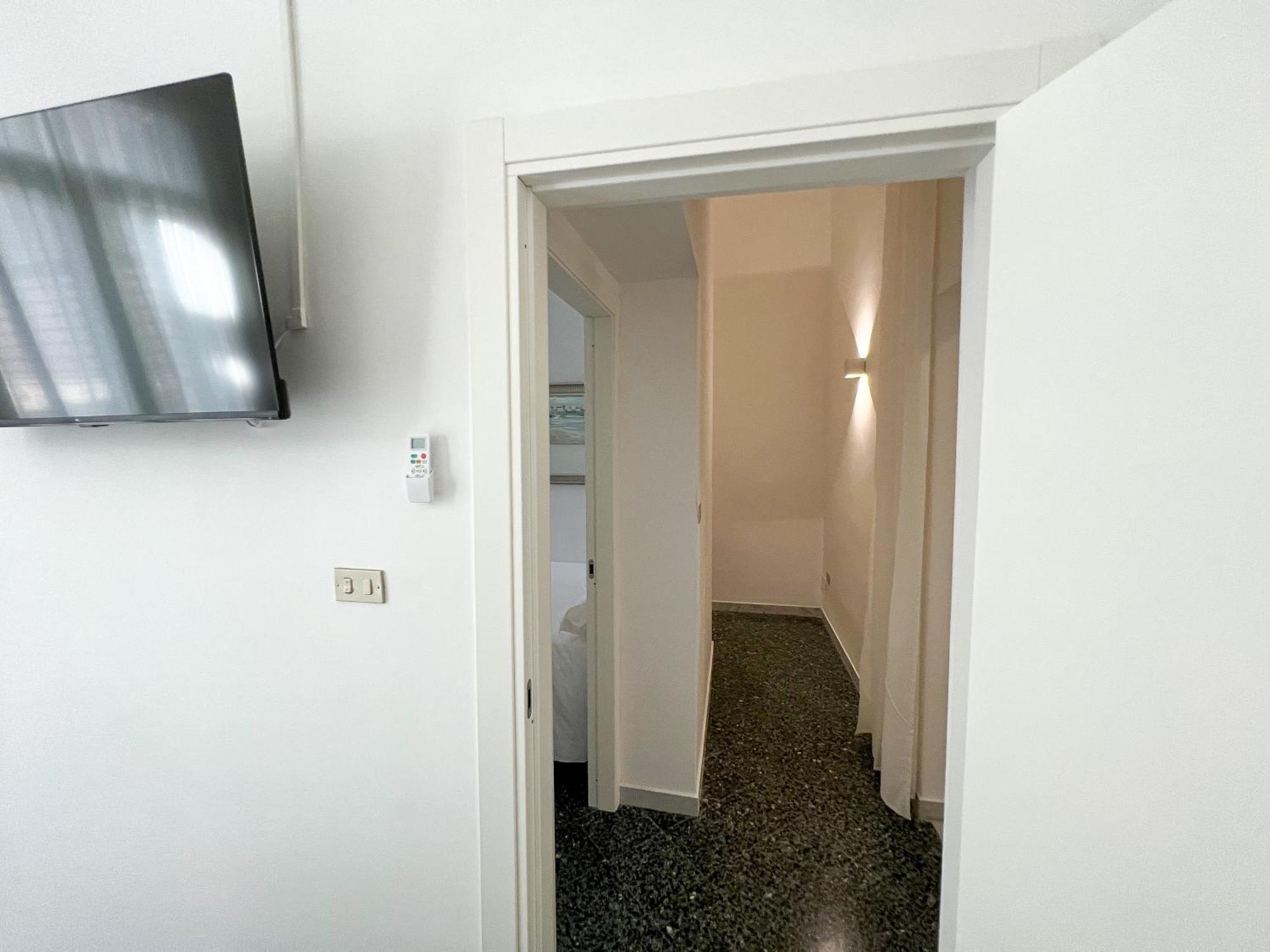 Bari Centro Harmony House Hotel ภายนอก รูปภาพ